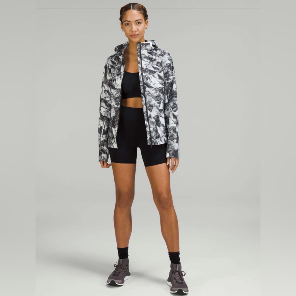(297.)  Lululemon Break A Trail Jacket